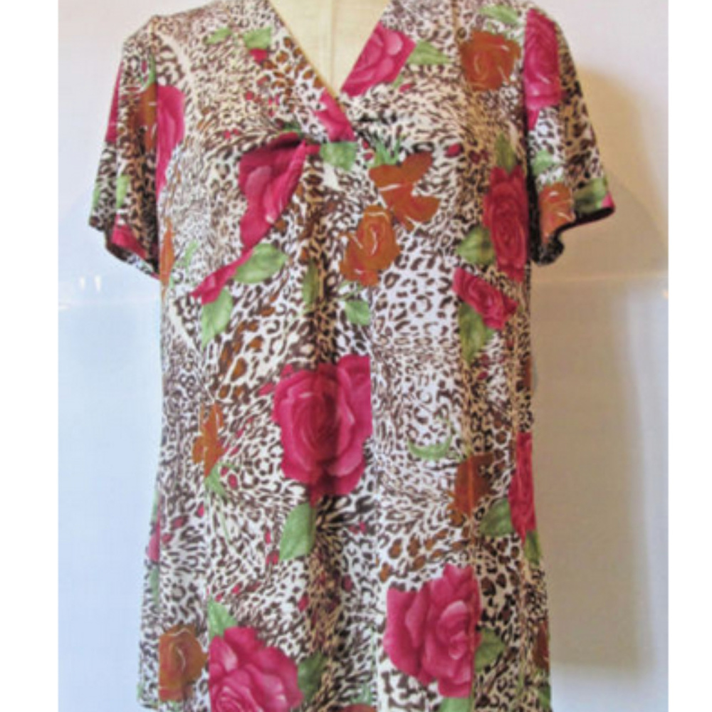 Marciano by Nicole Size 1X Top Pink Rose Floral